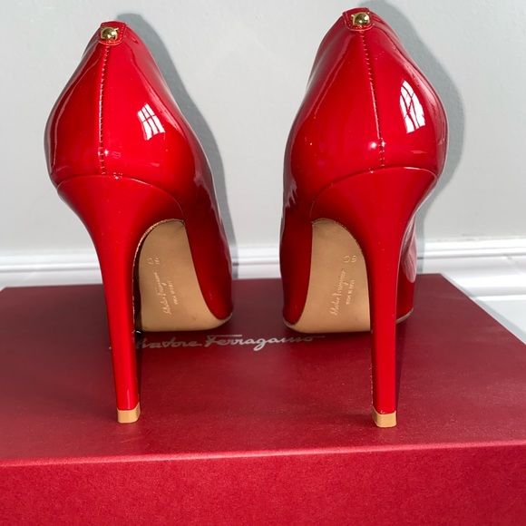 Authentic Salvatore Ferragamo Red Heels Size 6 - Picture 3 of 4